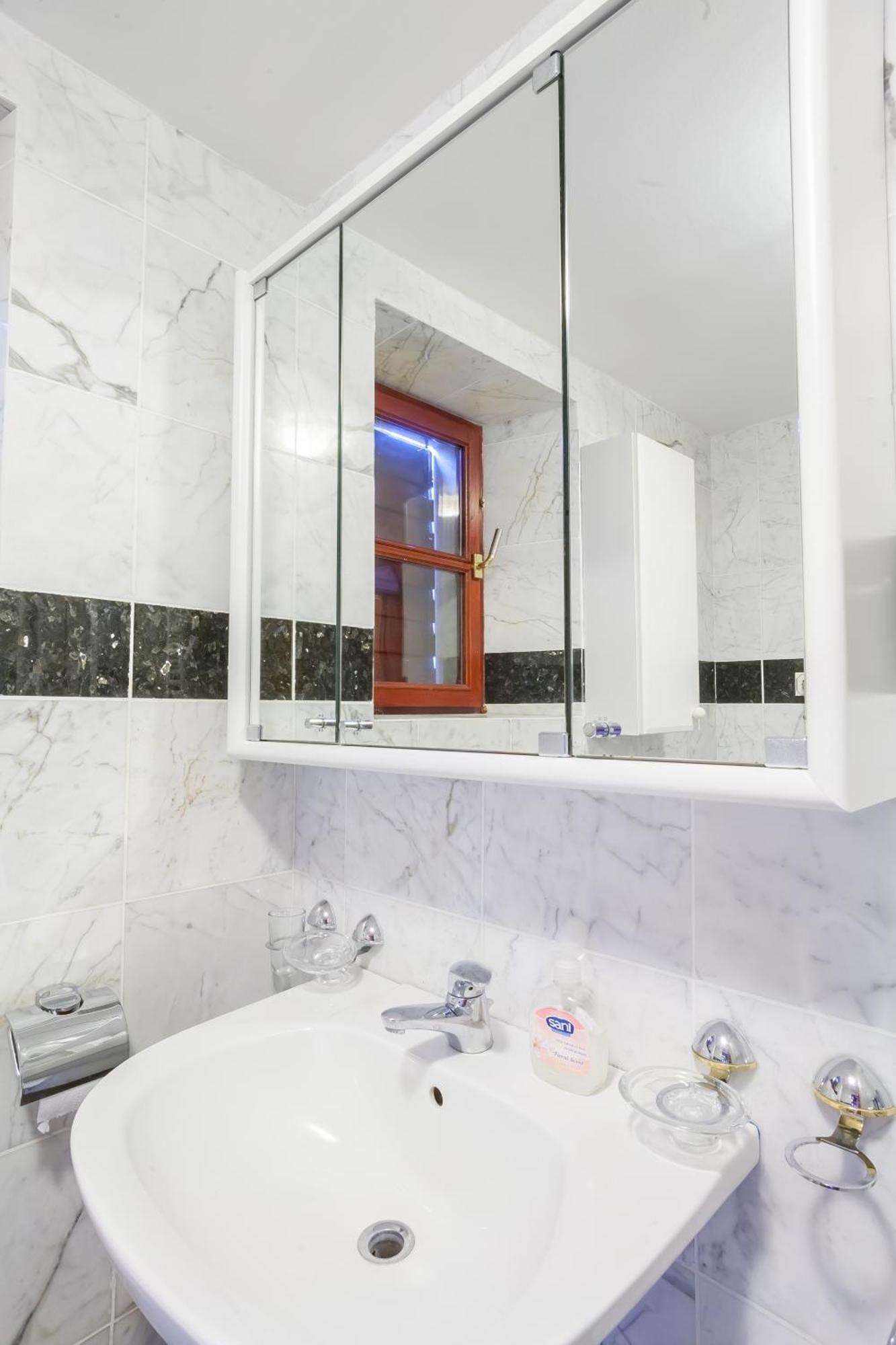 Villa & Apartments Perasto Экстерьер фото
