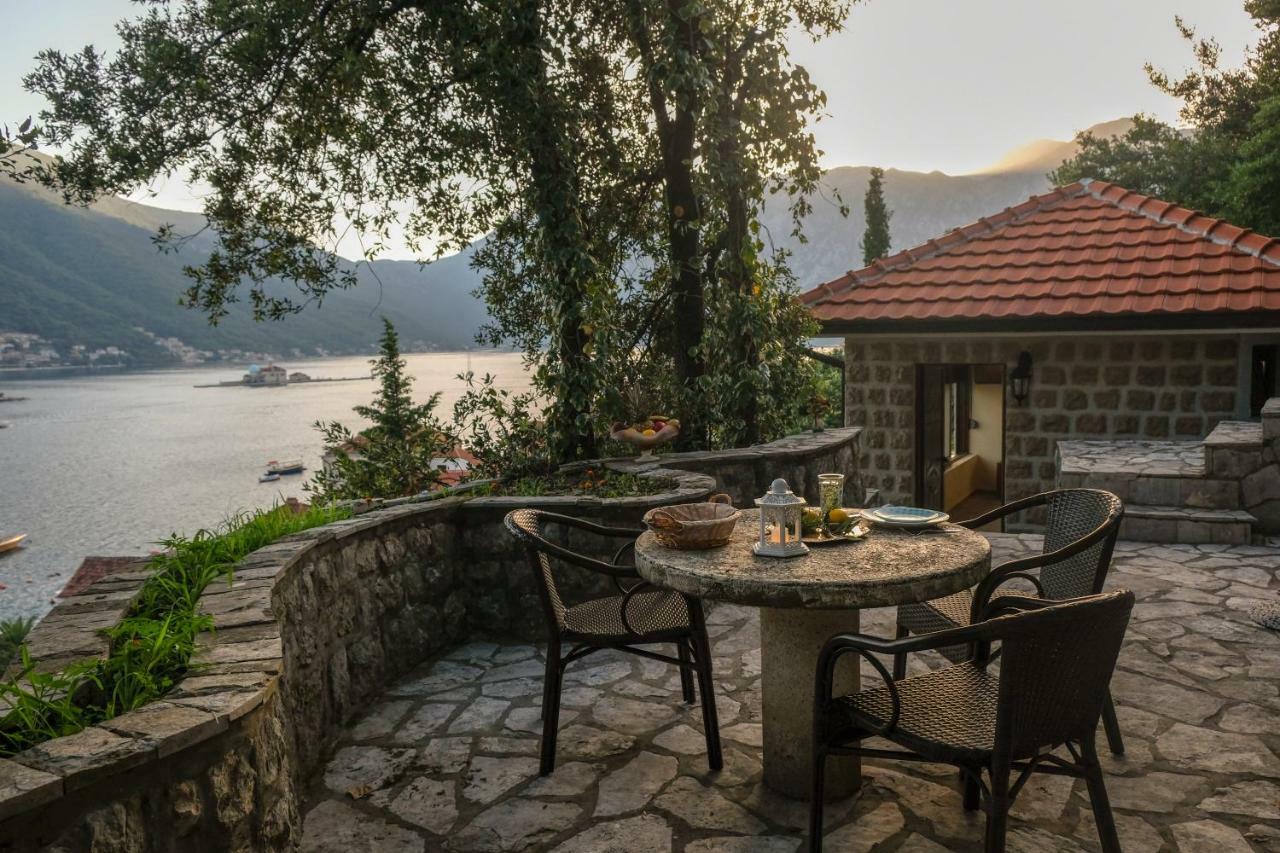 Villa & Apartments Perasto Экстерьер фото